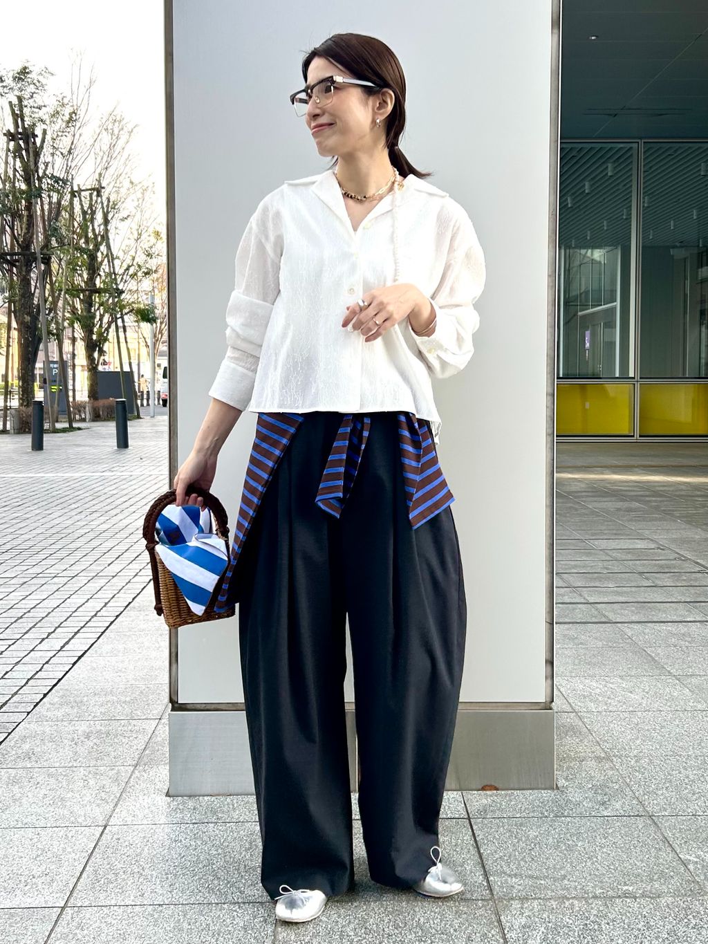 25AW イエナ セイラーカラードレスシャツ ホワイト レース開襟シャツブラウスのコーディネートスナップ（yodo）｜IENA
