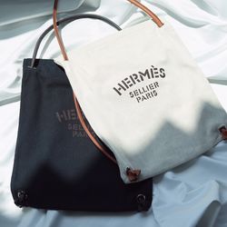 HERMESをデイリーに、軽やかに。カジュアルに持てるキャンバスバッグが