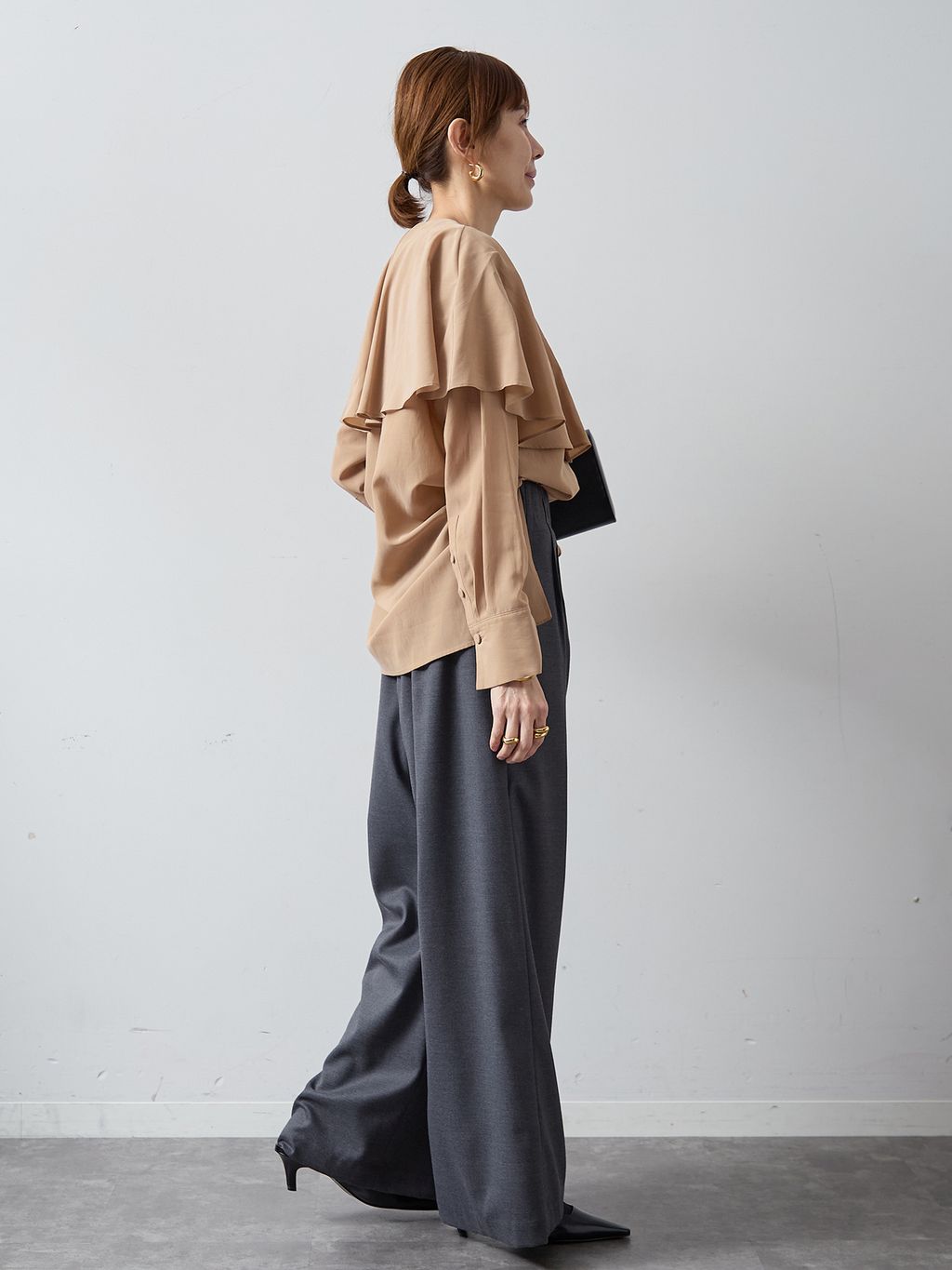 ruffle collar ブラウスのコーディネートスナップ（VERMEIL Online 