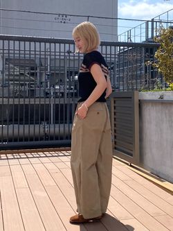 マットクロスコクーンワイドパンツのコーディネートスナップ（TABEI