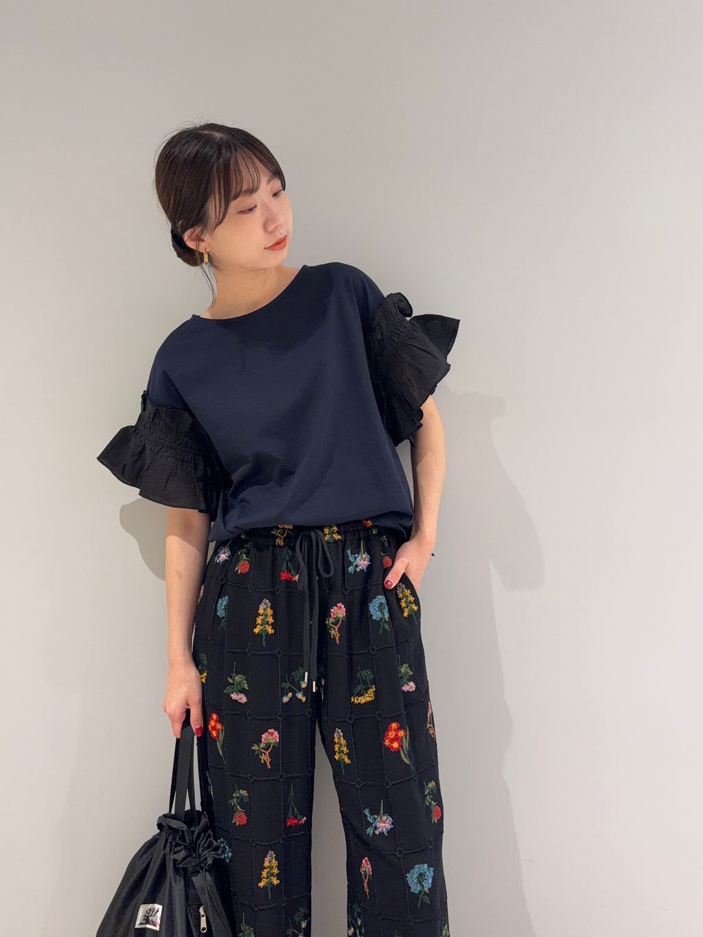 embroideryメッシュパンツのコーディネートスナップ（hana）｜SLOBE