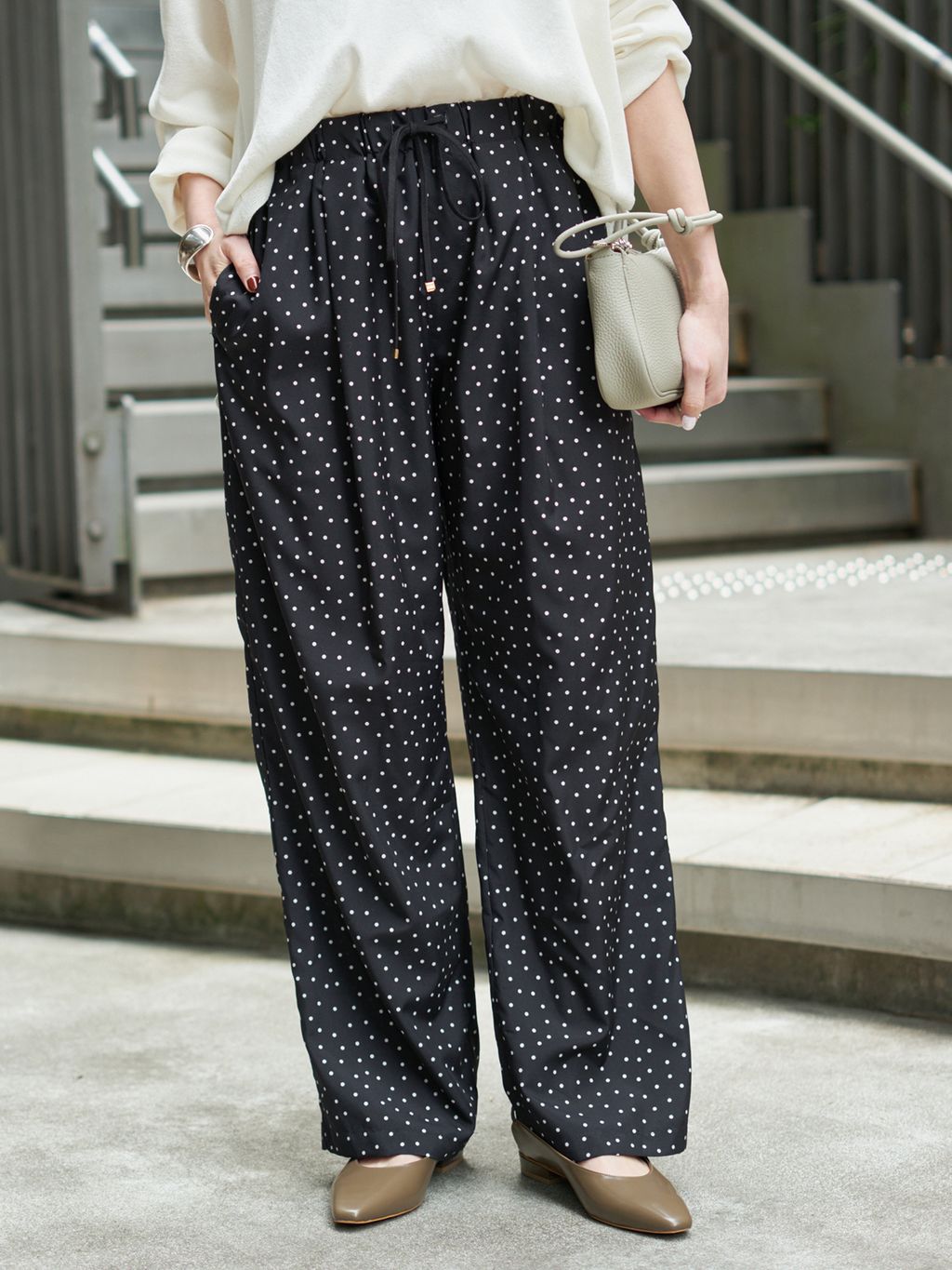WEB限定 / 追加》ドットプリントイージーストレートパンツの
