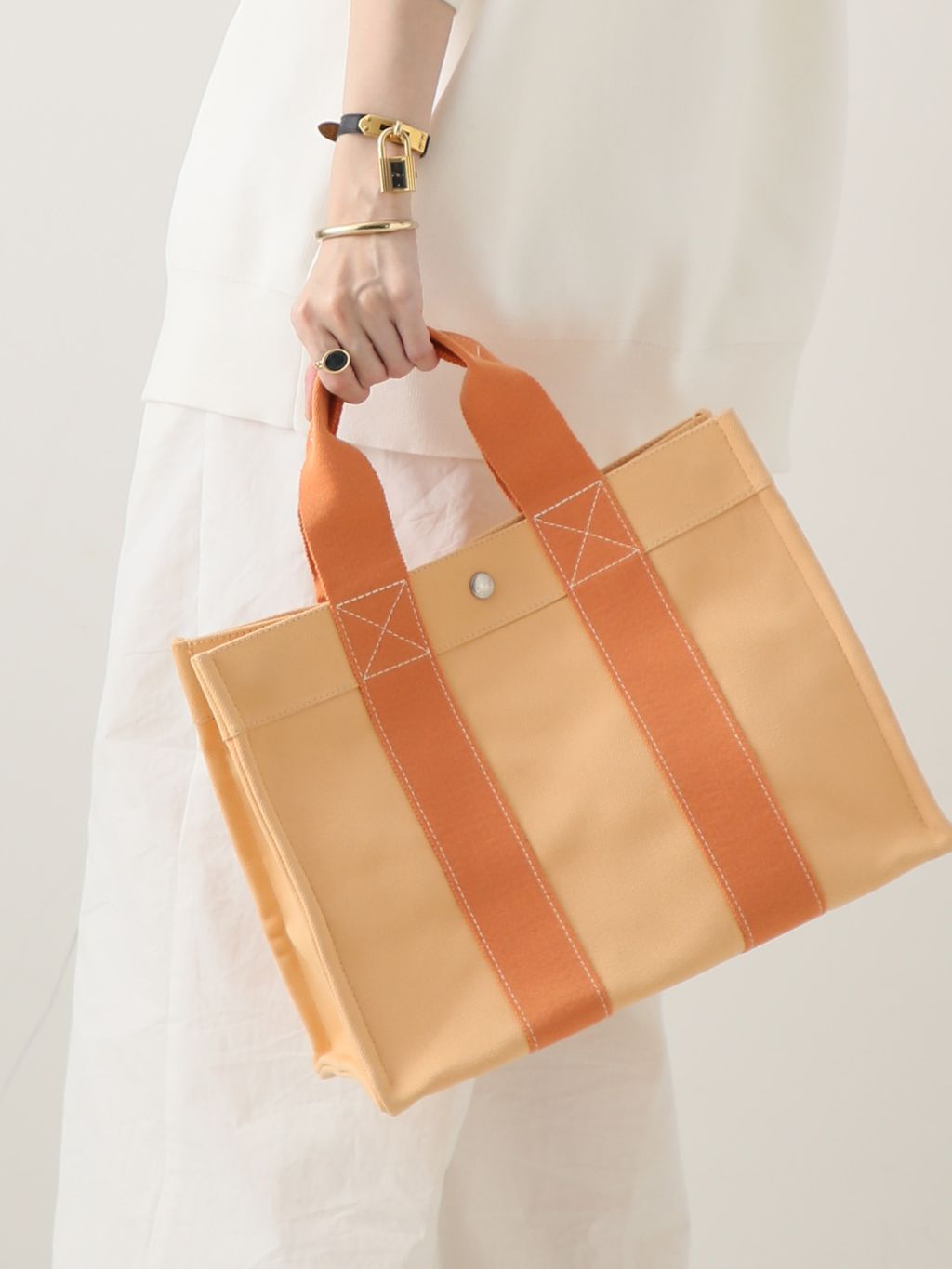 VINTAGE HERMES/エルメス】 Coquillage pmのコーディネートスナップ