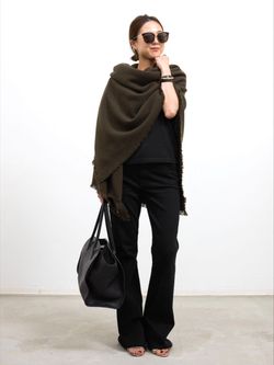 ALONPI/アロンピ】 CASHMERE STOLEのコーディネートスナップ（STAFF.T