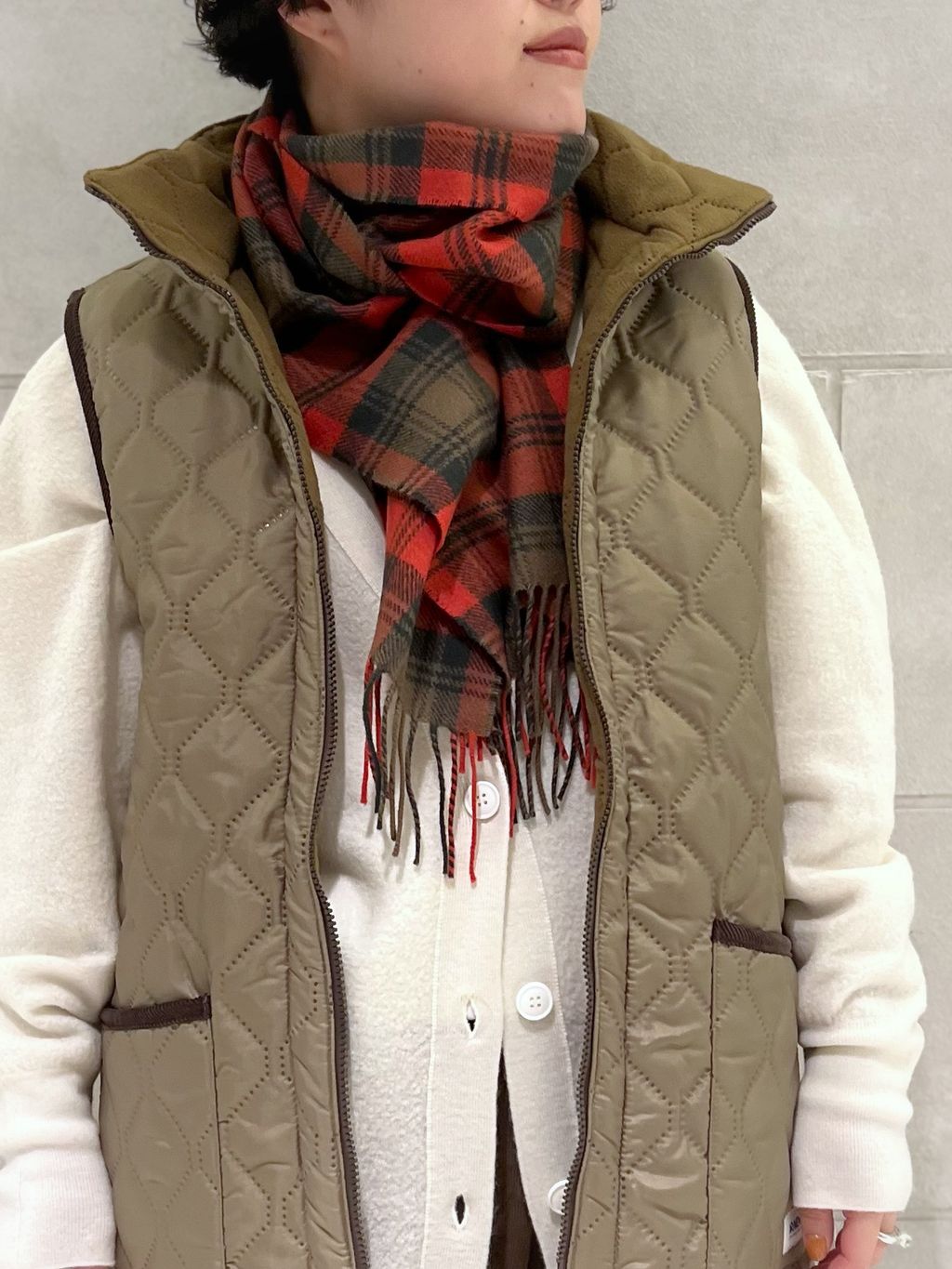 ARMEN 】 HIGH-NECK REVERSIBLE LONG VESTのコーディネートスナップ