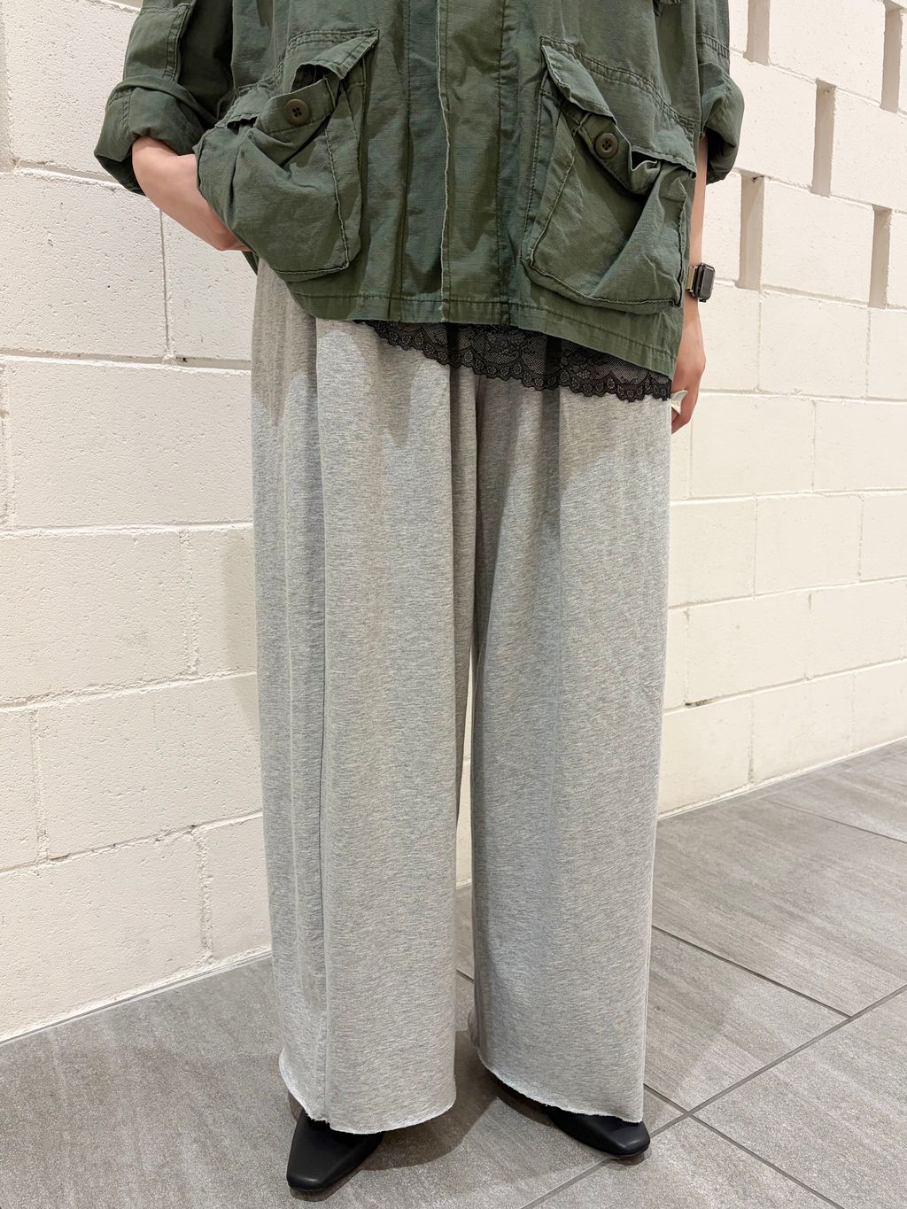 再販★グレーランダムドット×三角ホワイト★ ハンドメイド　リバーシブル　スタイ 追加2》【ROTHCO/ロスコ】BDSH：ブルゾンのコーディネートスナップ
