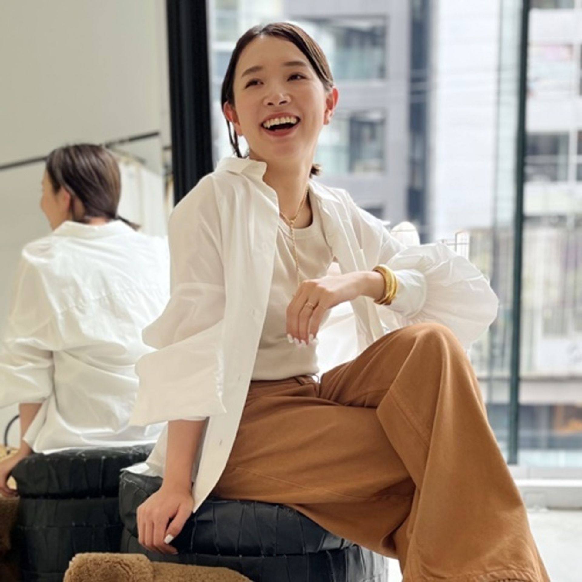 L'Appartement LOOK掲載 BOTTEGA VENETAサングラス BOTTEGA VENETA/ボッテガ ヴェネタ】 BLACK SUNGLASSのコーディネート