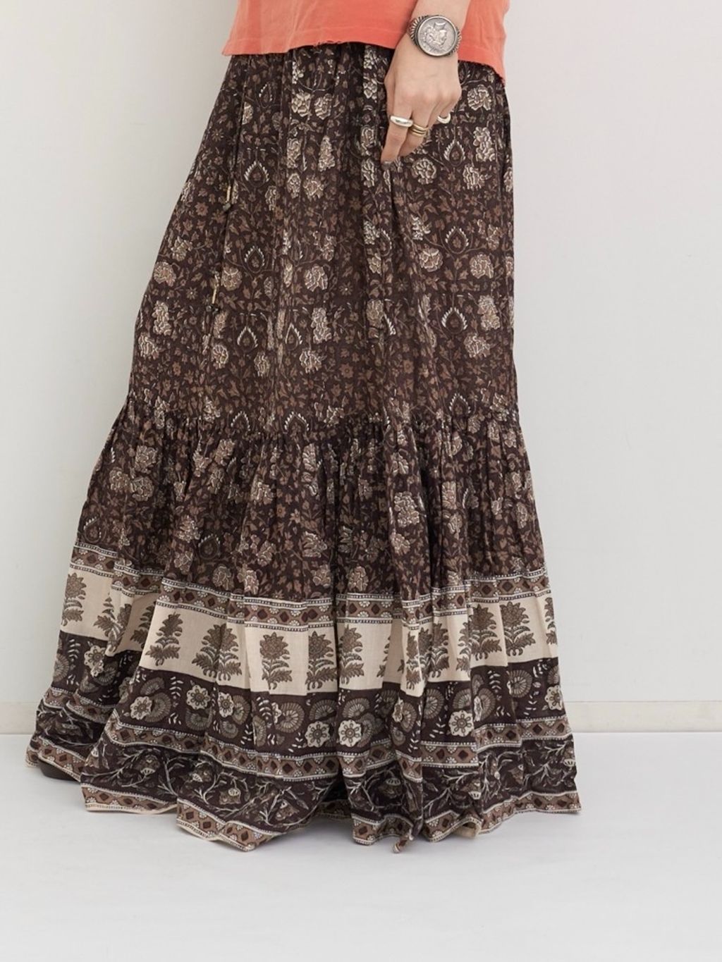 INDIAN LONG SKIRTのコーディネートスナップ（STAFF.S）｜L 