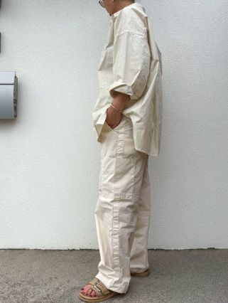 人, 男, 立つ, 衣類 が含まれている画像

AI 生成コンテンツは誤りを含む可能性があります。