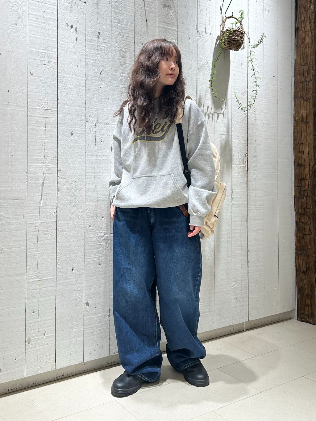 【未使用・タグ付】〈journal standard luxe 〉HOODIE ライクツィードジャケットのコーディネートスナップ（N.H）｜journal