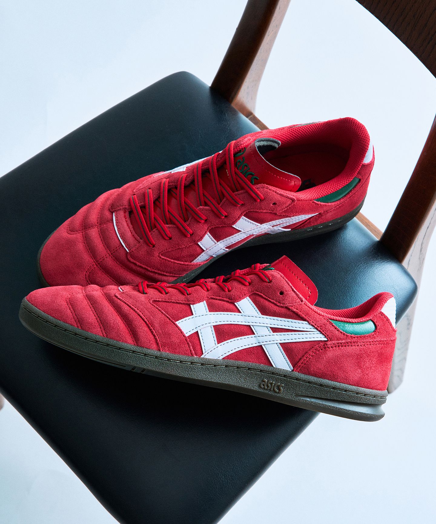 ASICSからフットボールスタイルのLEGGEREZZA ST が登場｜Herringbone
