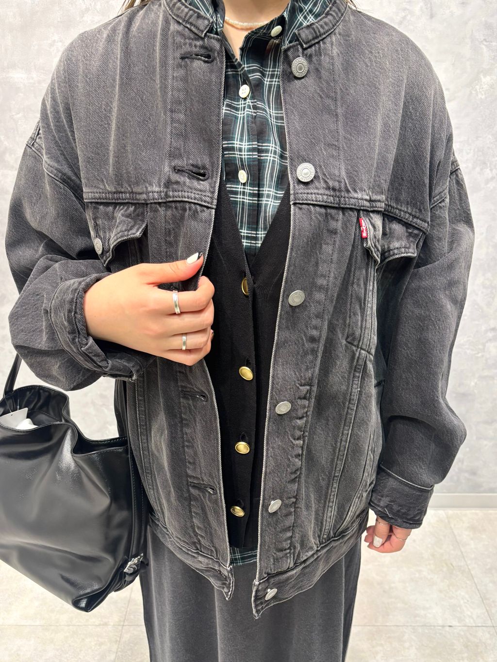 別注【LEVI'S】COLLARLESS XL TRUCKER BK：デニムジャケットの
