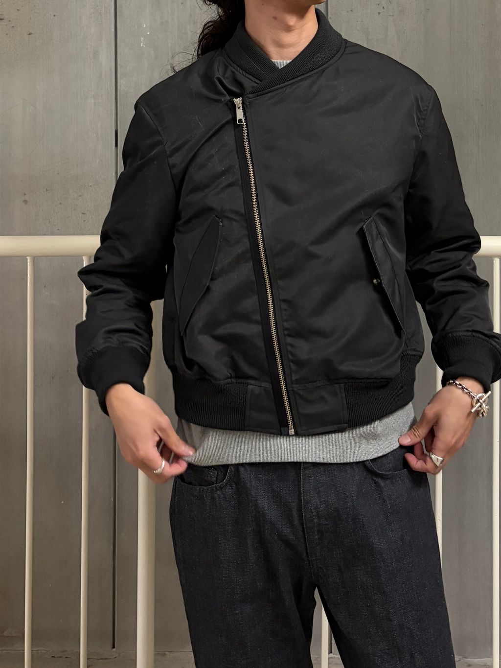 YUKI HASHIMOTO / ユウキハシモト Y NECK MA-1のコーディネート