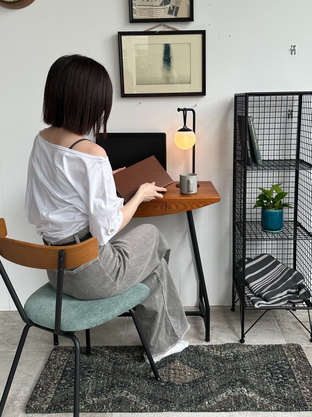JOURNAL STANDARD FURNITURE
