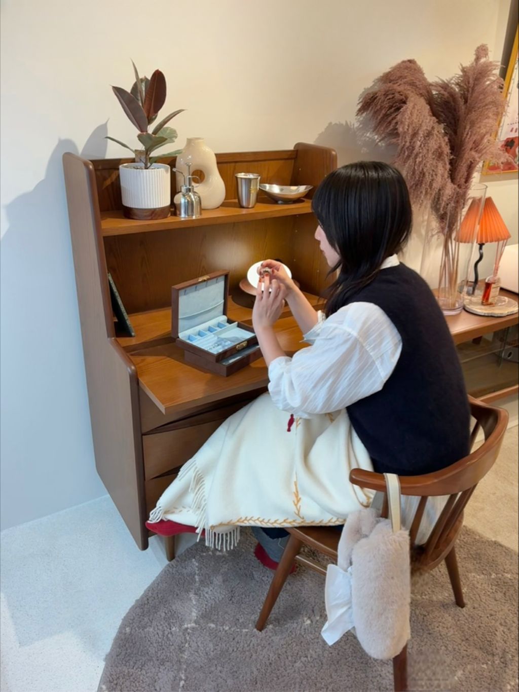 JOURNAL STANDARD FURNITURE