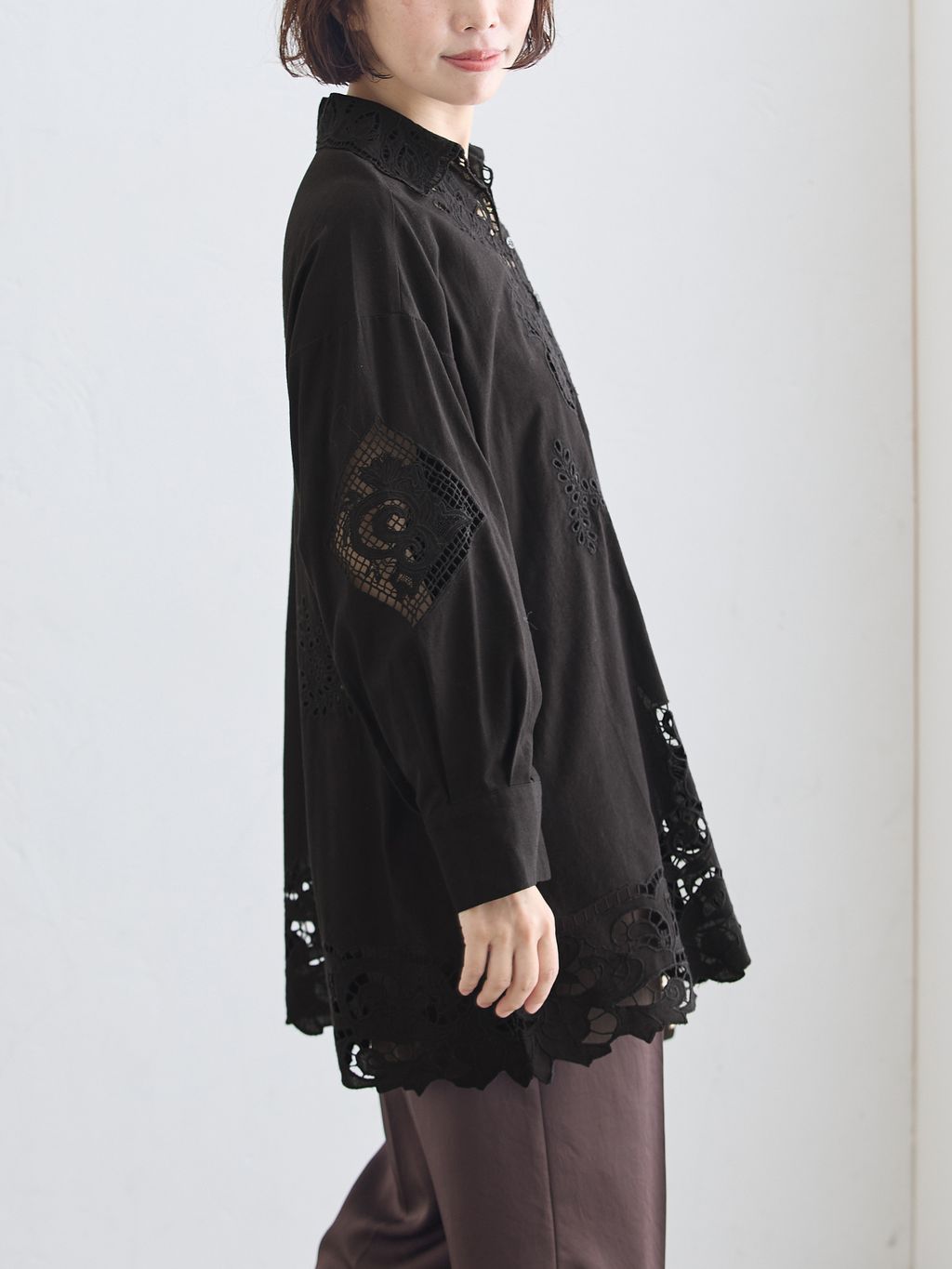 予約》刺繍レースチュニックシャツのコーディネートスナップ（yasu