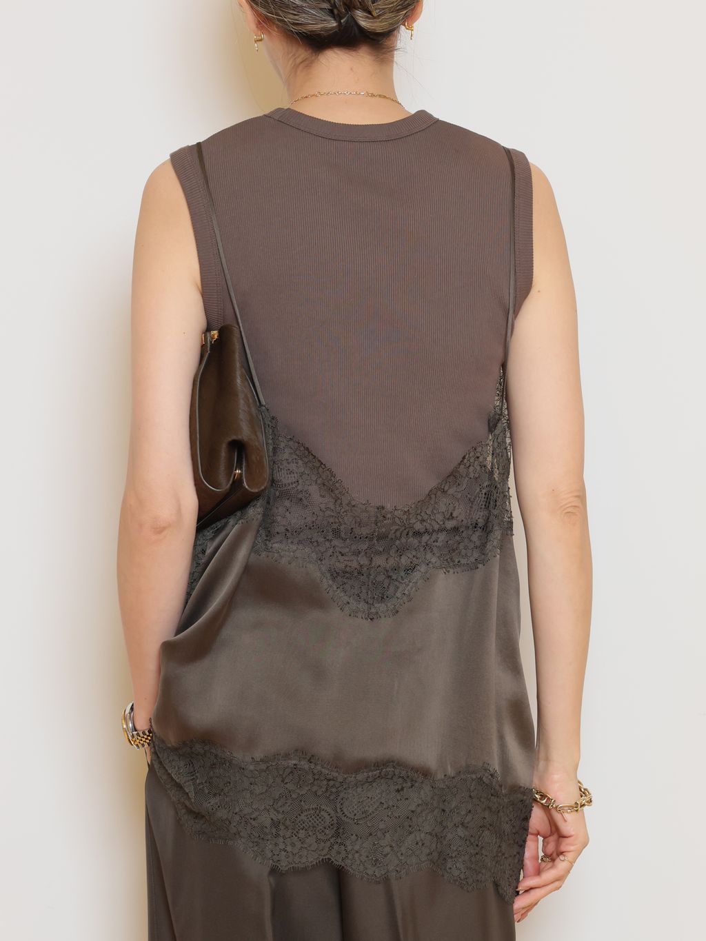 Dignity sleeveless プルオーバーのコーディネートスナップ（MUSE