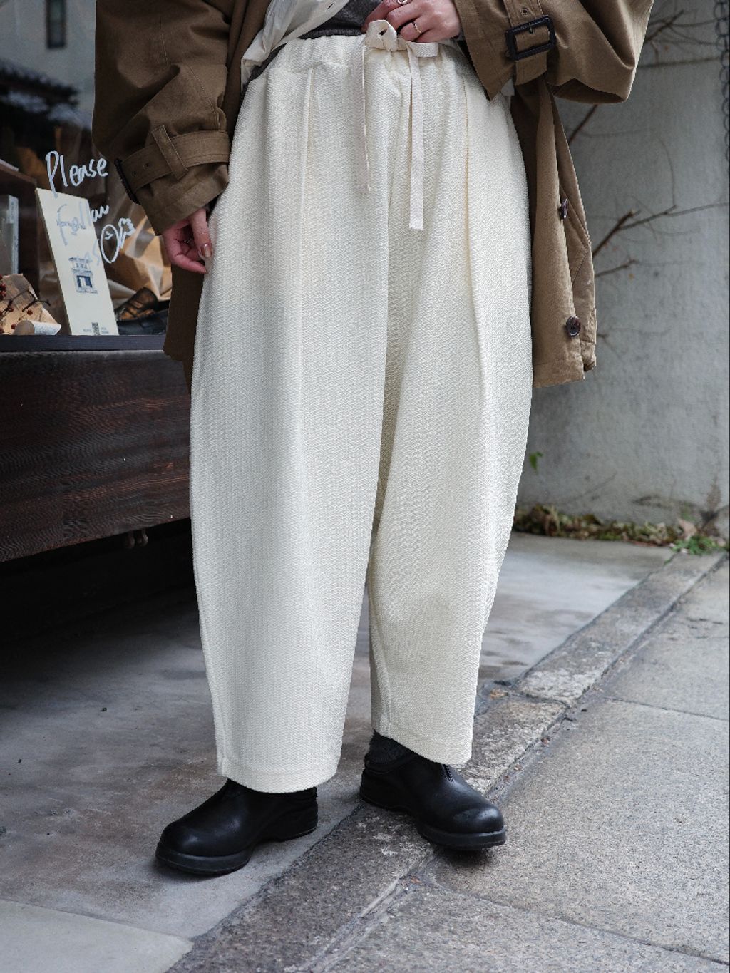 ブリスターニット タックバルーンパンツのコーディネートスナップ（F.N