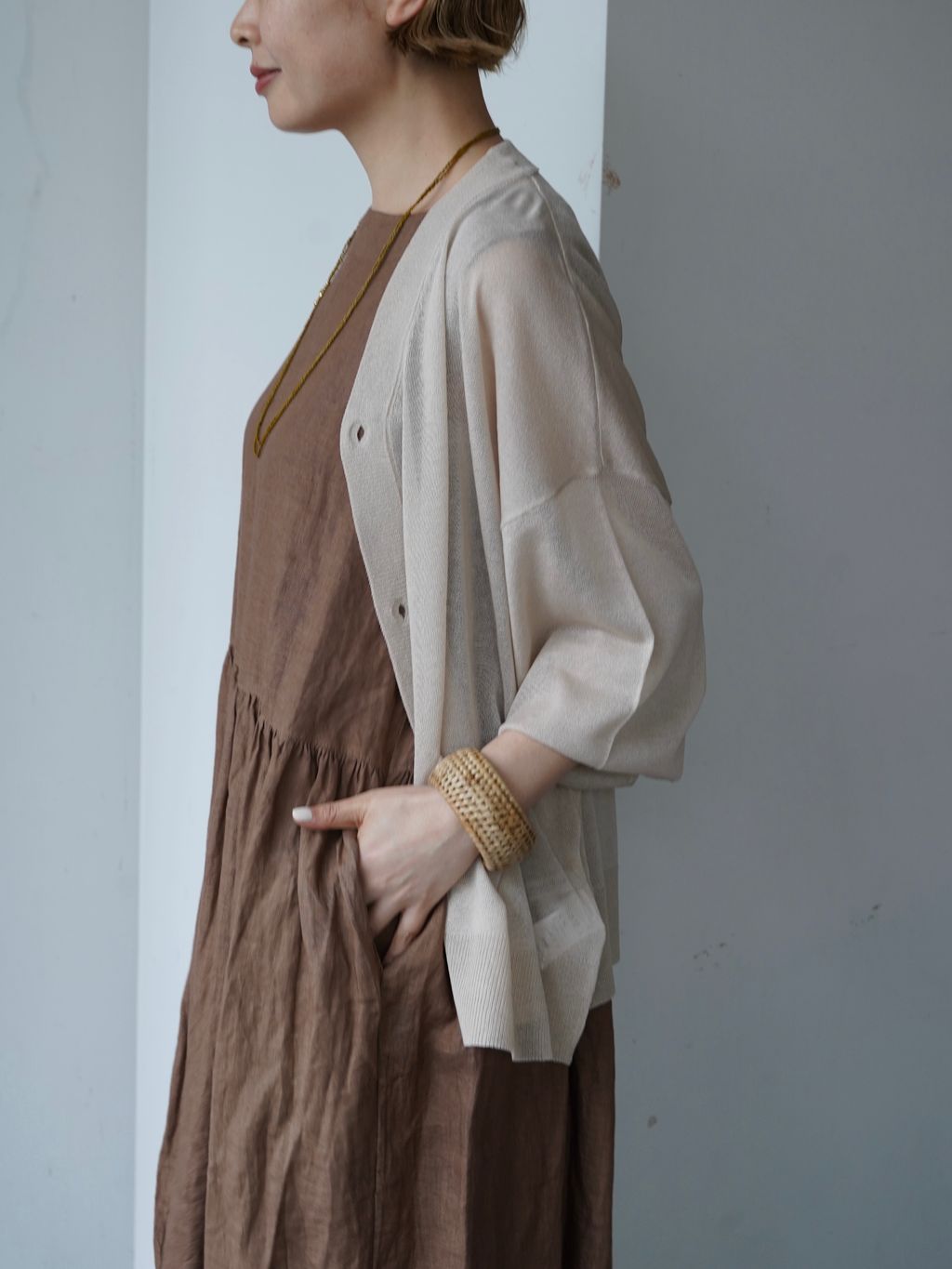 ARMEN】LINEN PLAIN BOAT NECK DRESSのコーディネートスナップ（Y.S