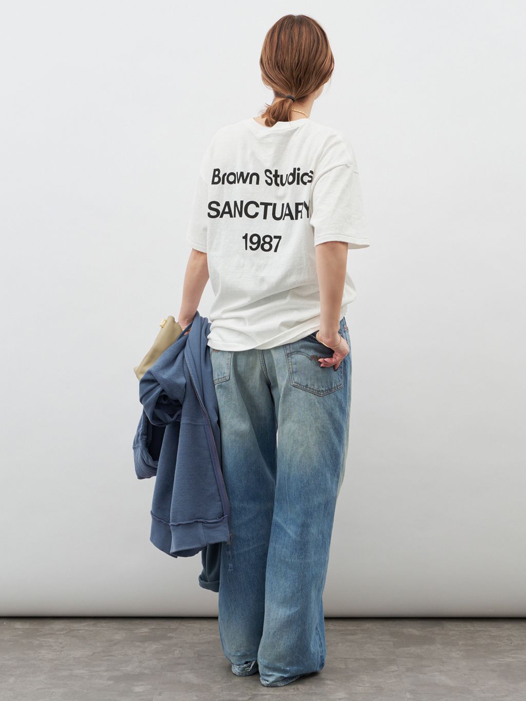 BRAWN/ブラウン】 LOGO Tシャツのコーディネートスナップ（MIZU