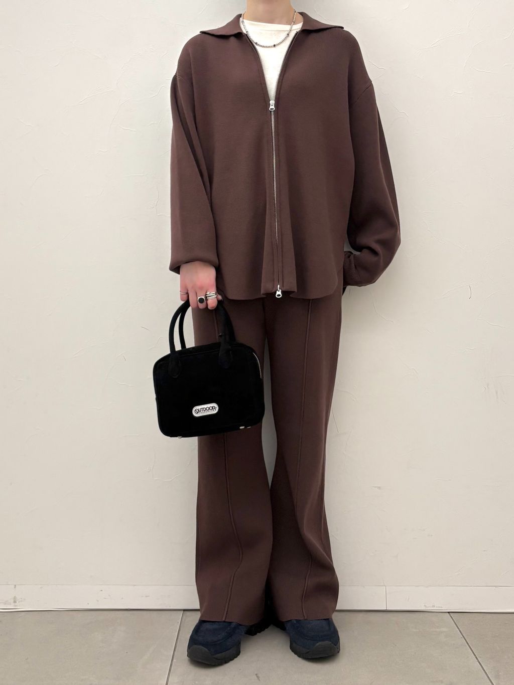 2点SET ジップニットシャツ×パンツセットアップのコーディネート