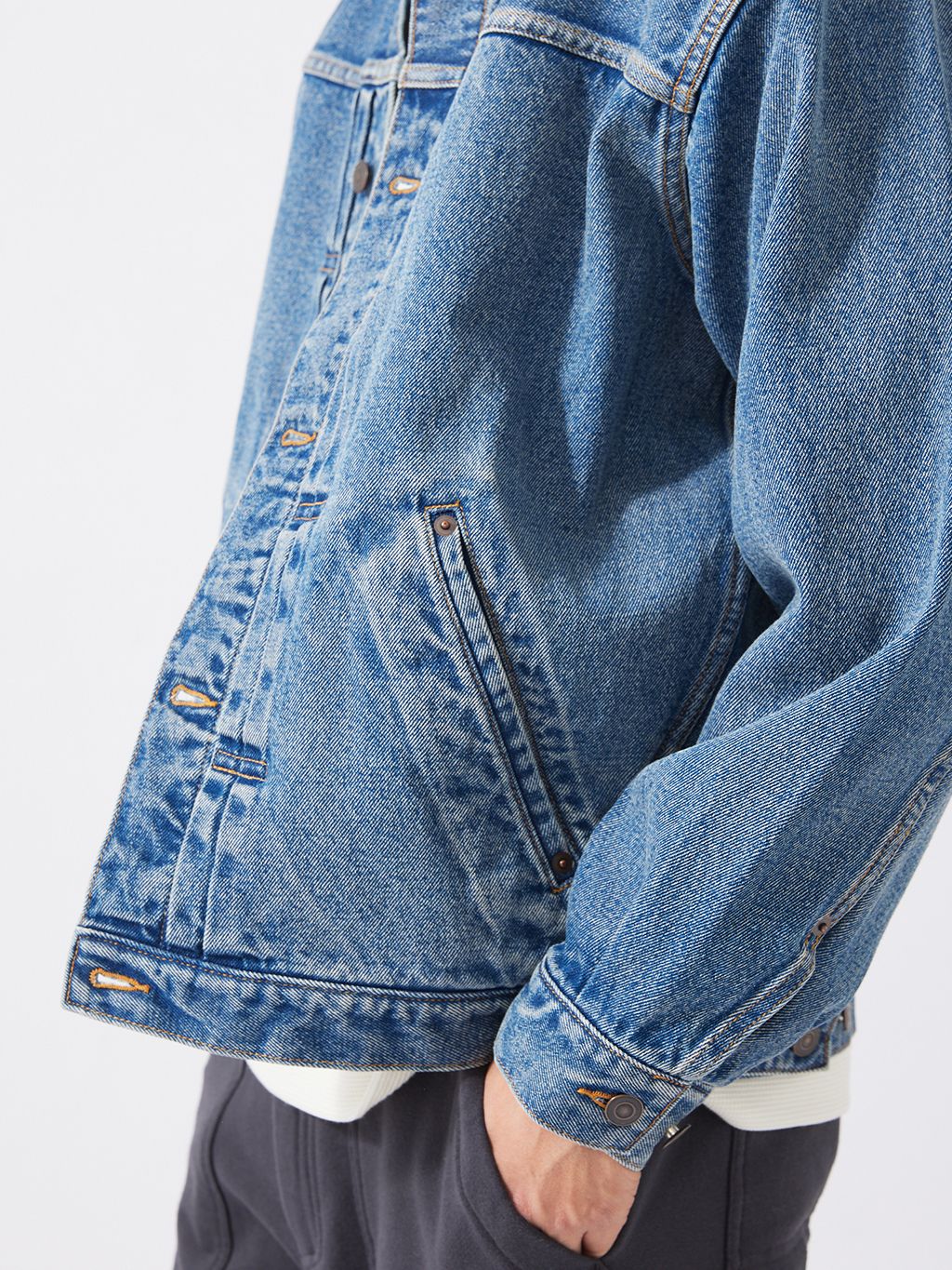 AMERICAN デニム ”AMPLE” トラッカージャケット by COTTON USAの