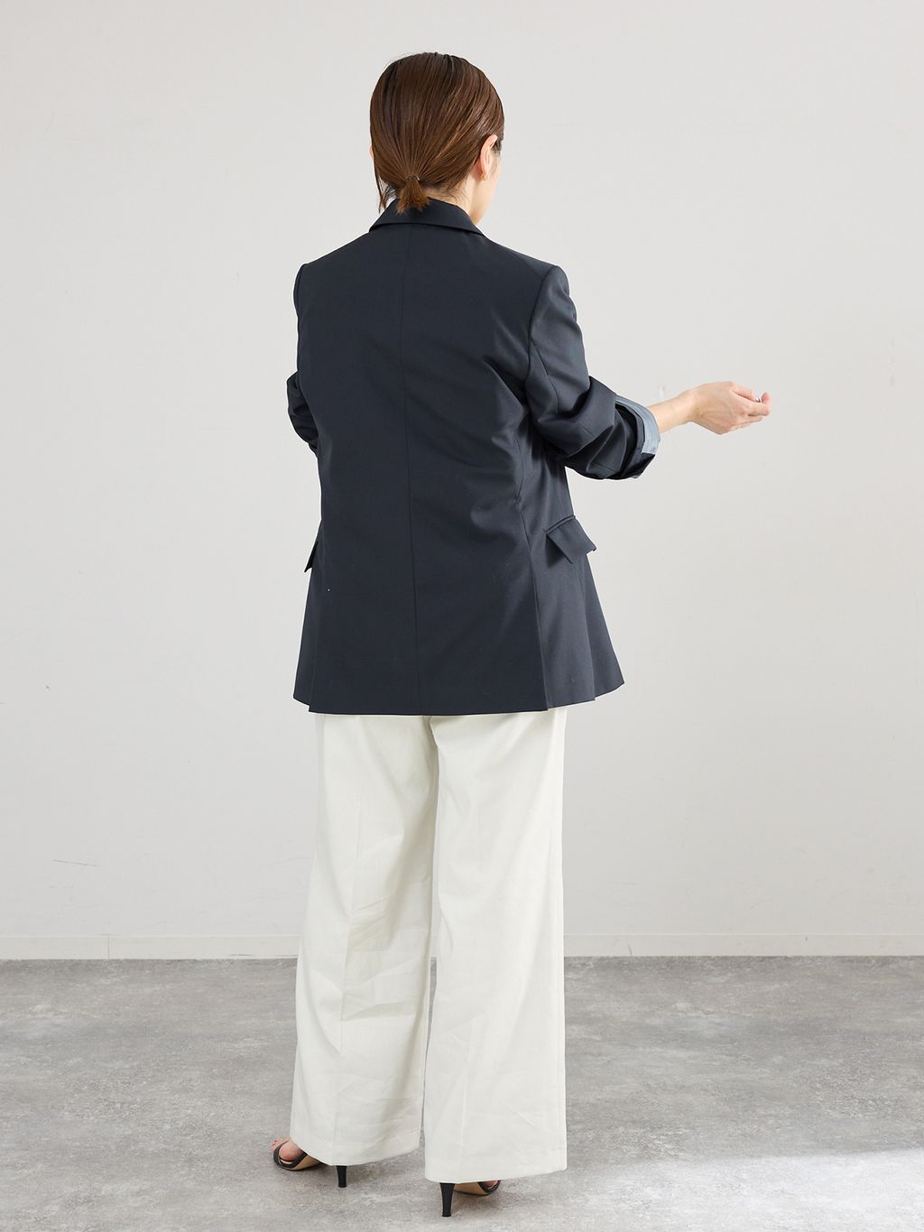 ツイルダブルブレストジャケットのコーディネートスナップ（Suzy