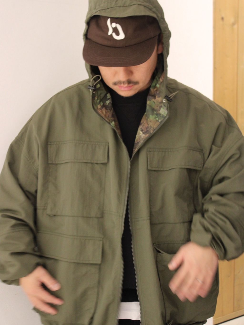 TENHALF / テンハーフ REVERSIBLE MOUNTAIN PARKERのコーディネート