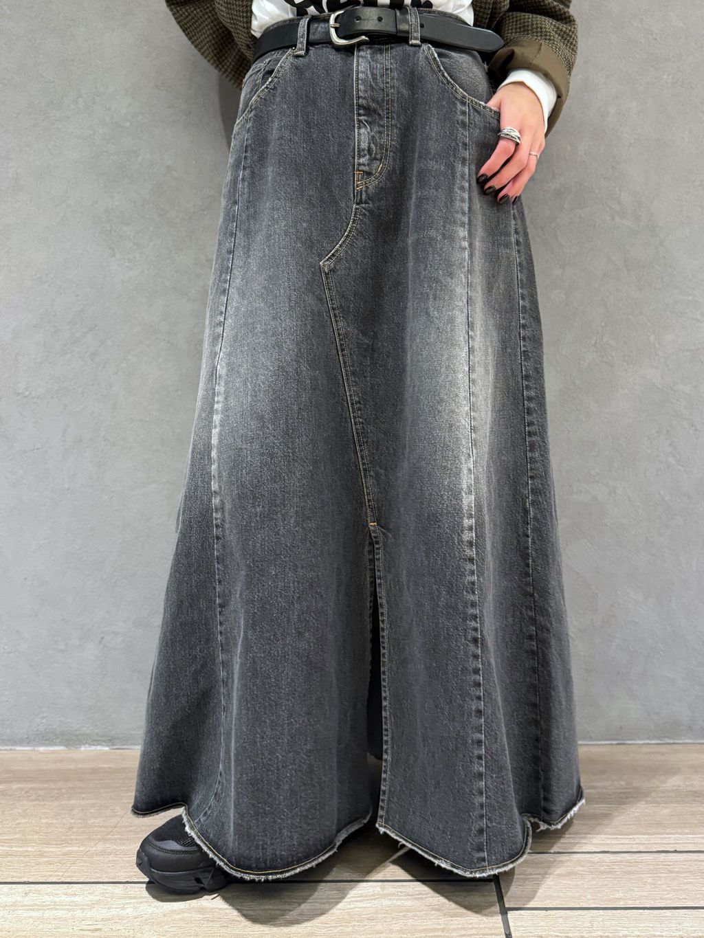 13OZデニム スウィッチスカート（BLK）のコーディネートスナップ（Y.K