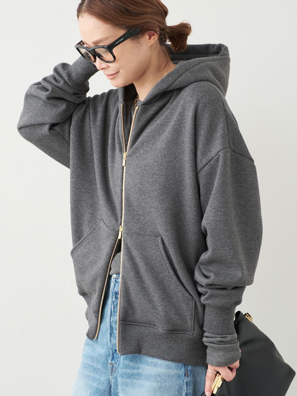 Warm ジップ フーディーのコーディネートスナップ（MIZU）｜Deuxieme