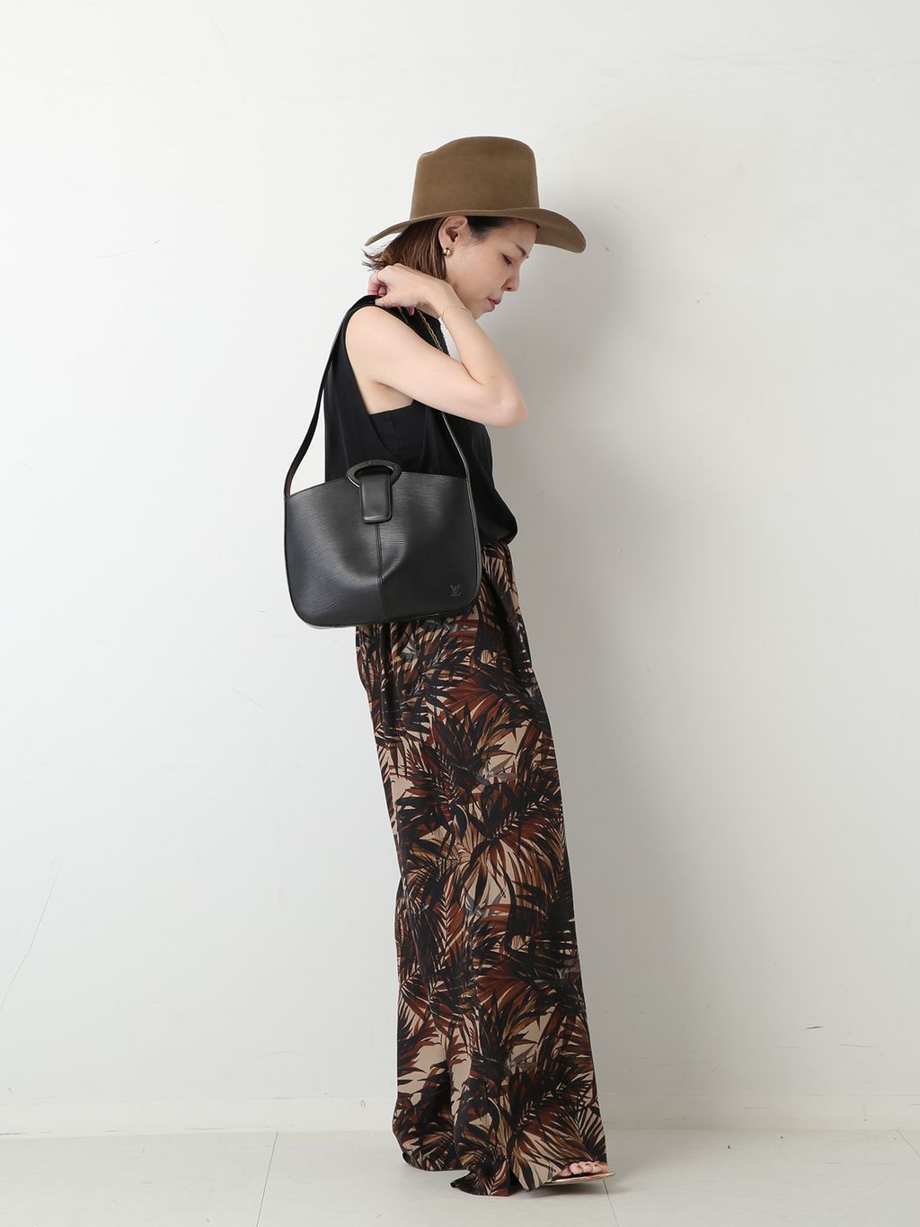Les Formes イリスAVボード VINTAGE LOUIS VUITTON/ルイ ヴィトン】Levri epiのコーディネート