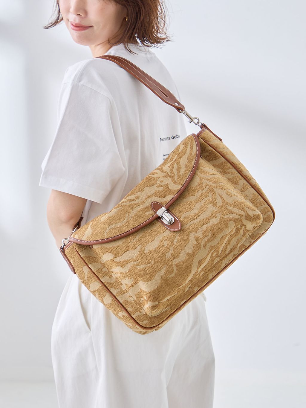 予約》A VACATION/ア バケーション JIJI COGNAC ZEBRA バッグの