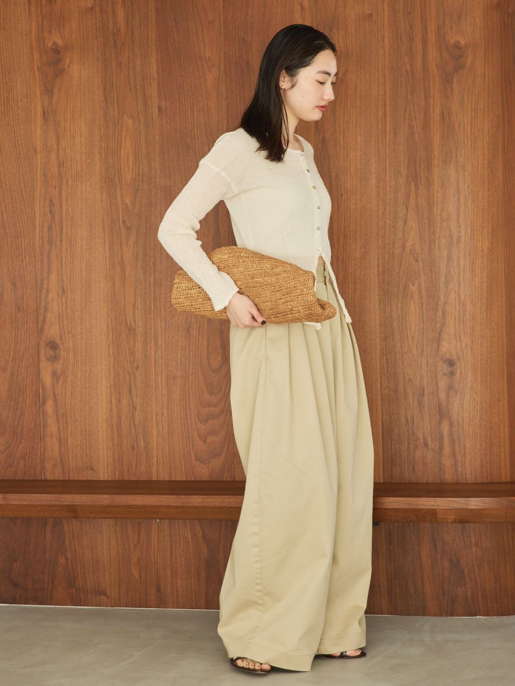 追加予約》R'IAM Super wide CHINO パンツ 2のコーディネートスナップ