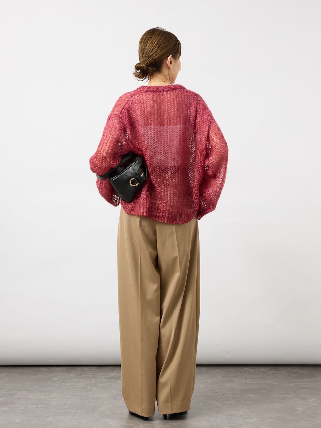 予約》Airy Silk Wool Blend ニットのコーディネートスナップ（VERMEIL