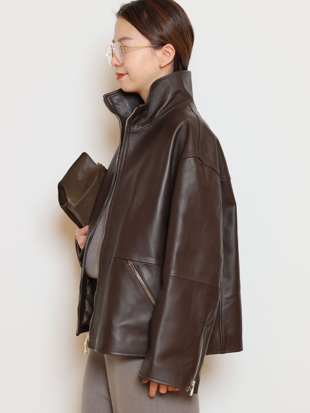 MUSE de Deuxieme Classe  レザージャケット ミドルゲージ Vネック ニットのコーディネートスナップ（HASE）｜MUSE