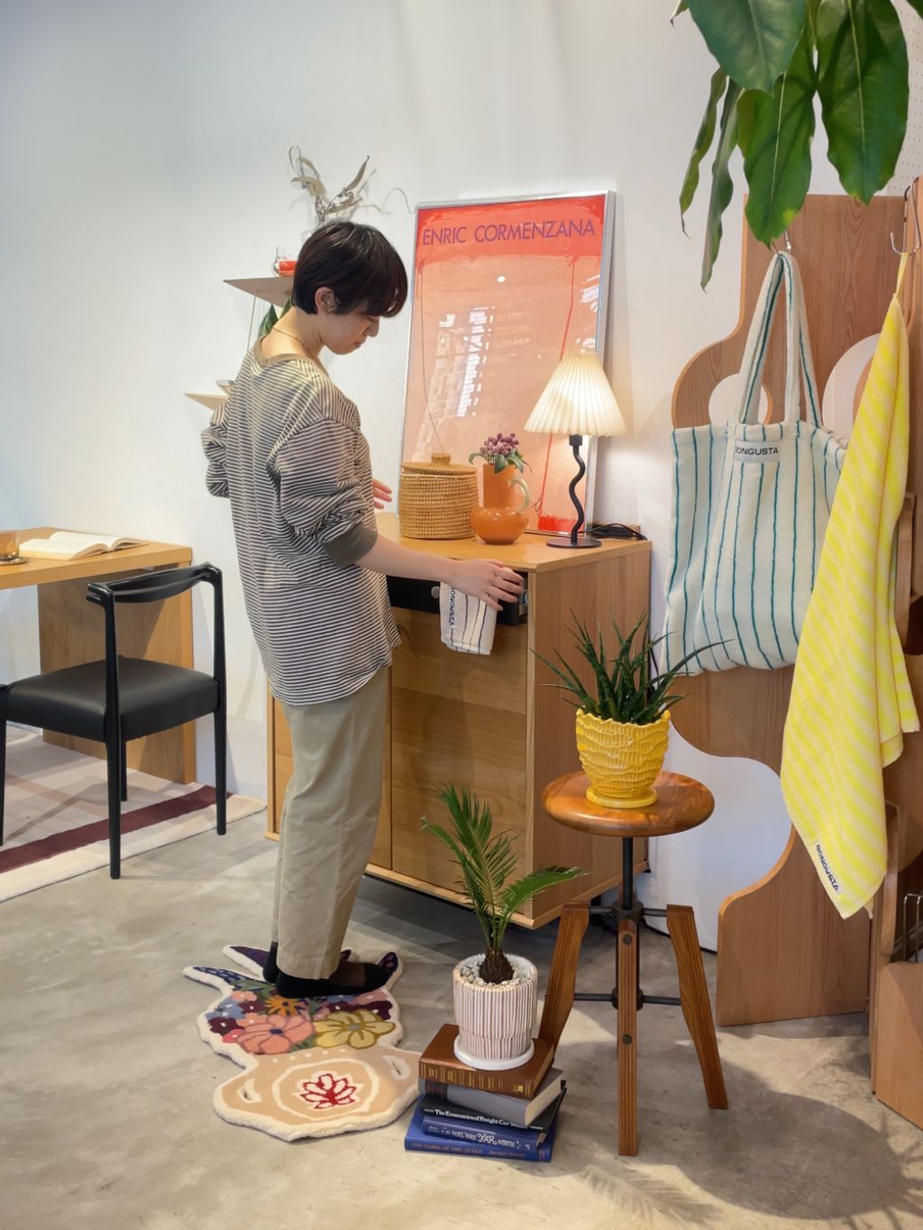 JOURNAL STANDARD FURNITURE