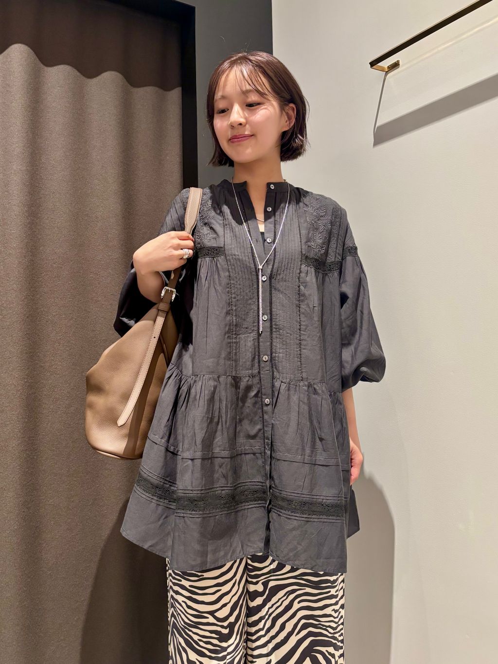 リバーレースチュニックブラウスのコーディネートスナップ（ONOSATO