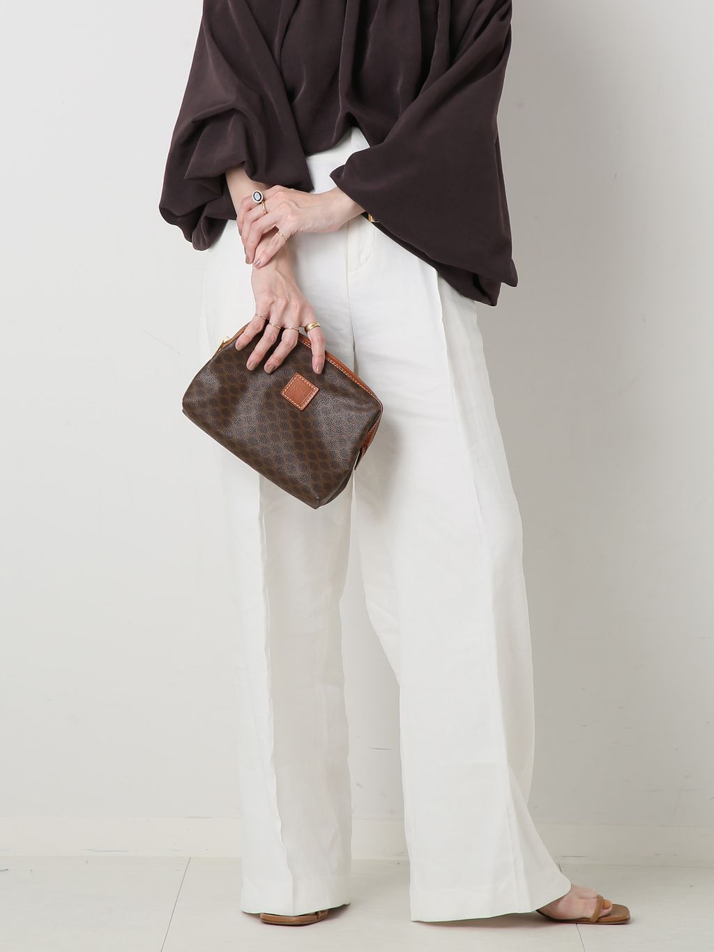 VINTAGE CELINE/セリーヌ】マカダム ポーチのコーディネートスナップ