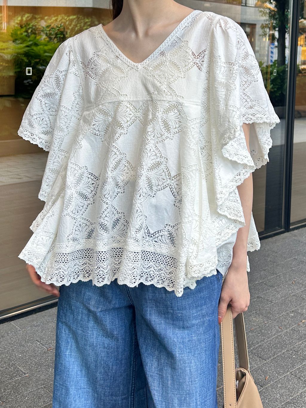 追加》レースフリルVネックブラウスのコーディネートスナップ（nabe