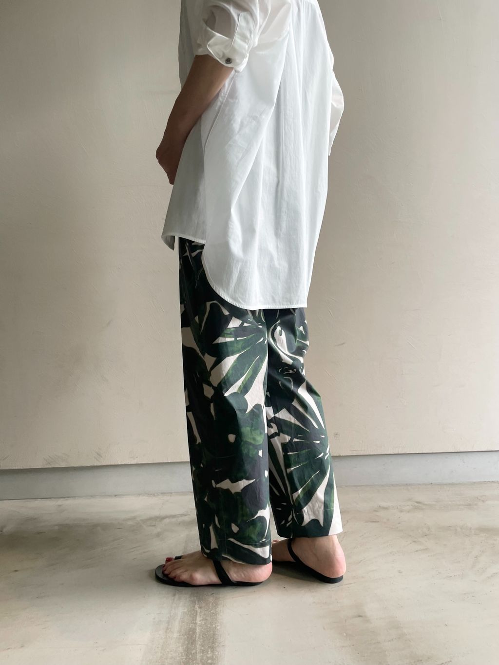 Leaf print パンツのコーディネートスナップ（keity）｜VERMEIL par