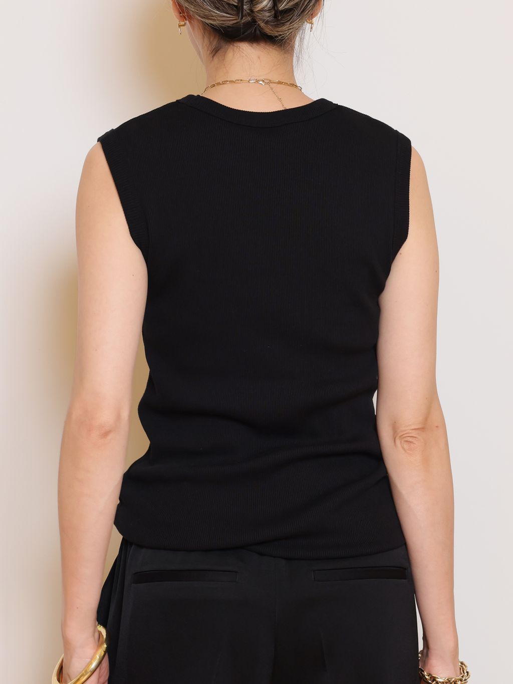 Dignity sleeveless プルオーバーのコーディネートスナップ（MUSE