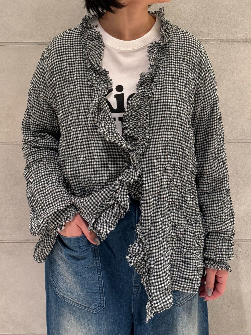シャーリングチェック フリルブラウスのコーディネートスナップ（A.T
