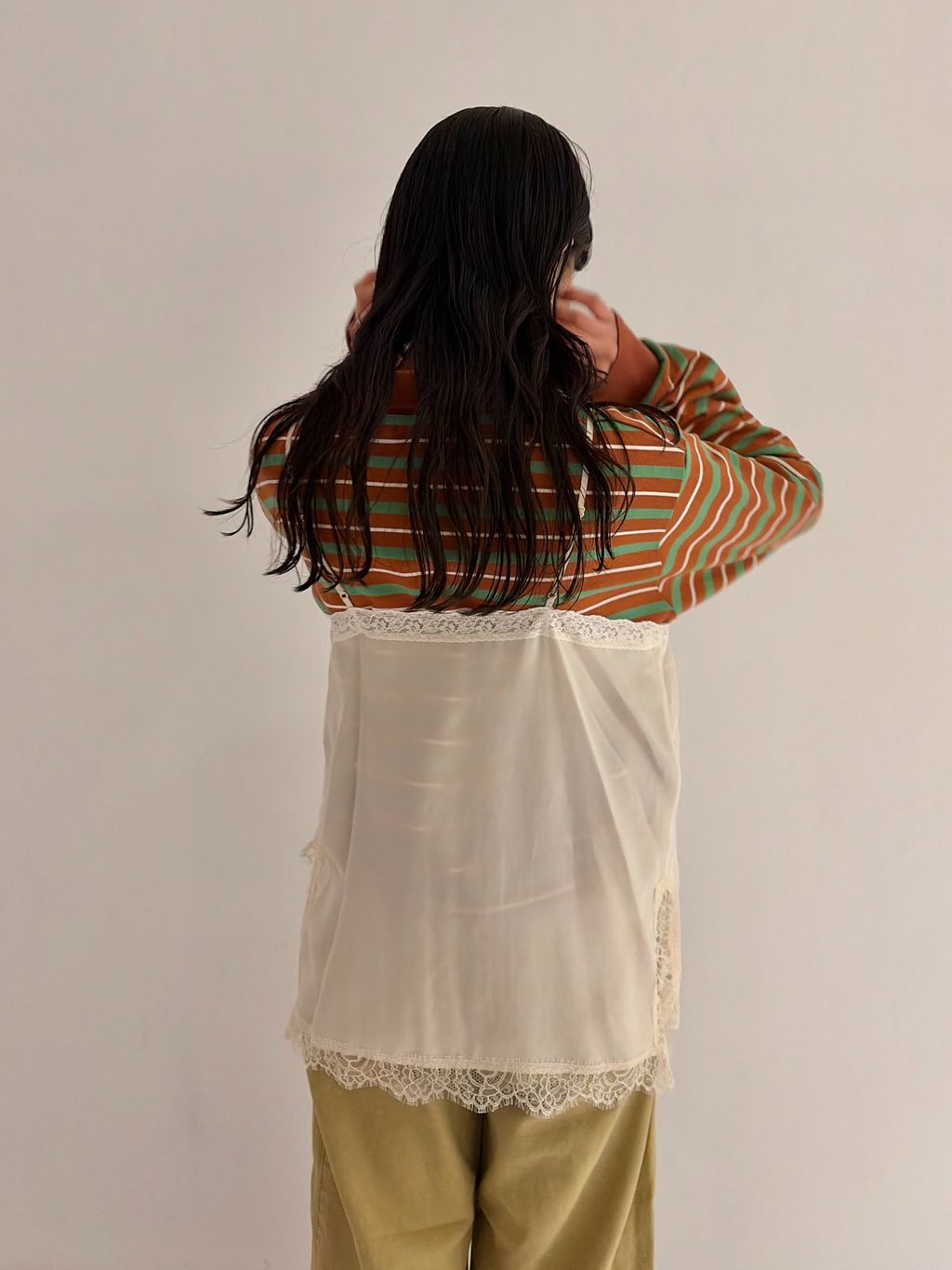 金子綾さん着用】レースキャミソールのコーディネートスナップ（YURA