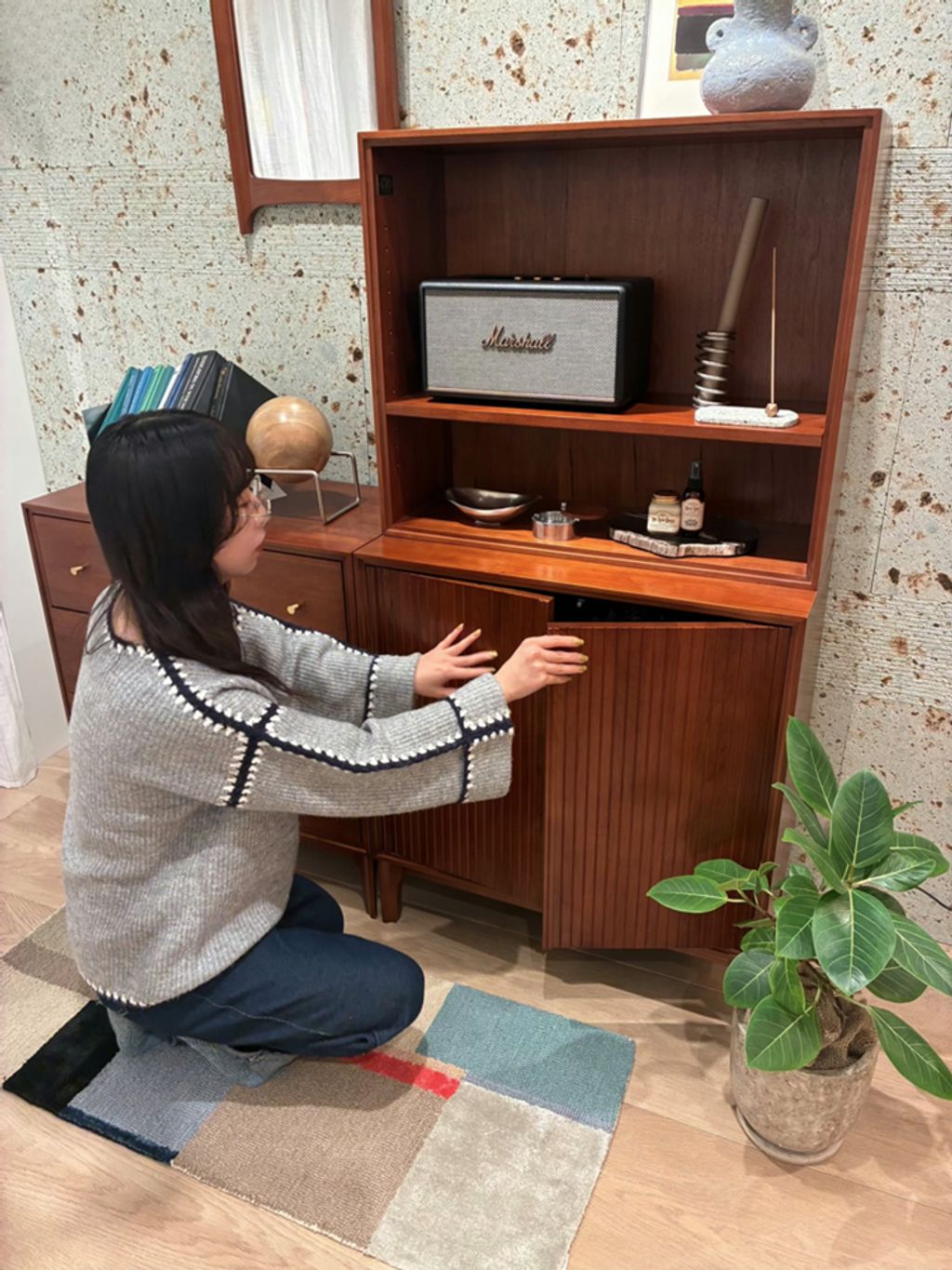 JOURNAL STANDARD FURNITURE