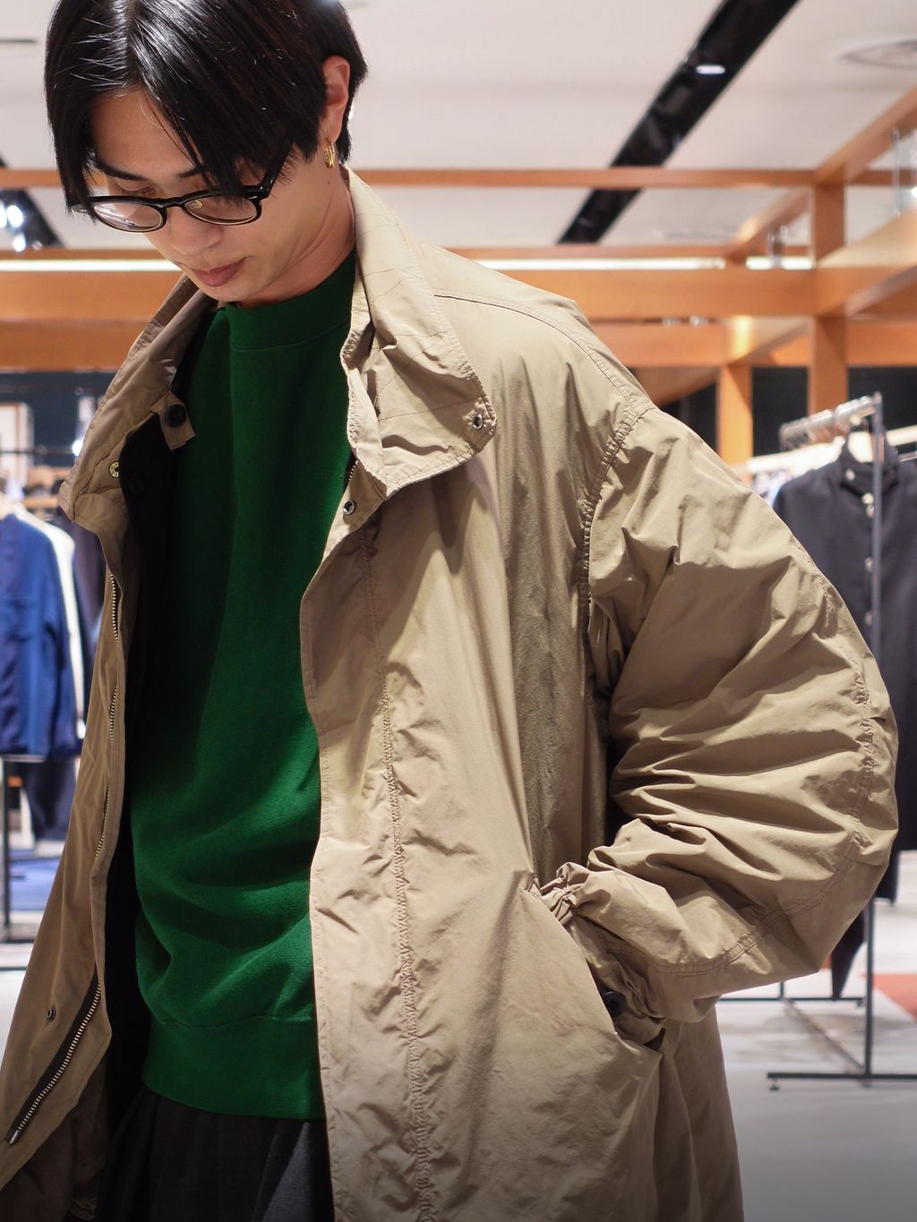 ATON（エイトン）AIR WEATHER SHORT MODS COATのコーディネート
