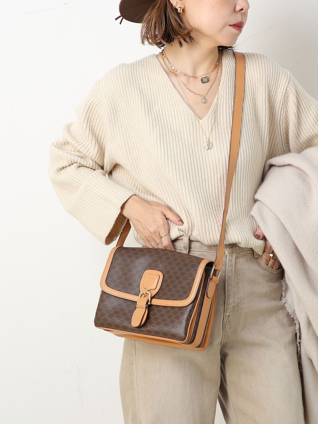 CELINE/セリーヌ】ショルダーバッグ macadamのコーディネートスナップ