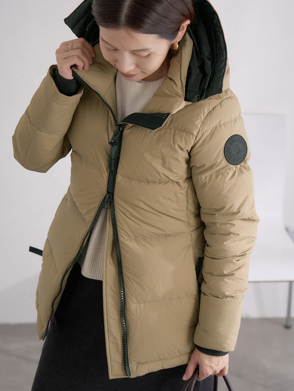 カナダグース ベージュ ダウンジャケット EXPEDITION カナダグース ベージュ ダウンジャケット