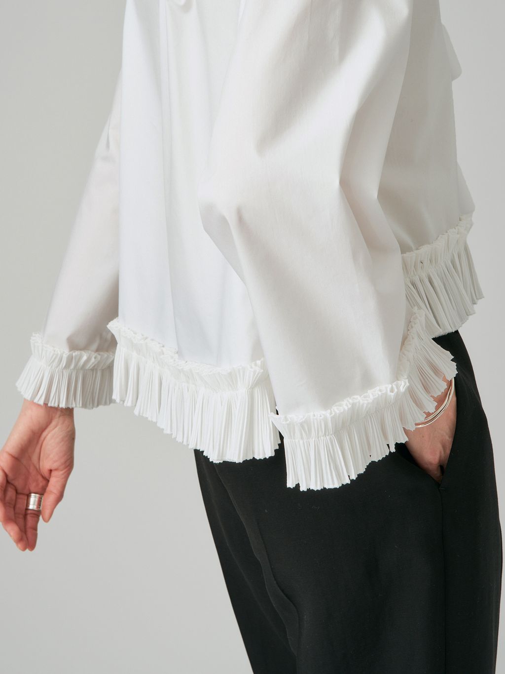 予約》プリーツボウタイブラウスのコーディネートスナップ（VERMEIL