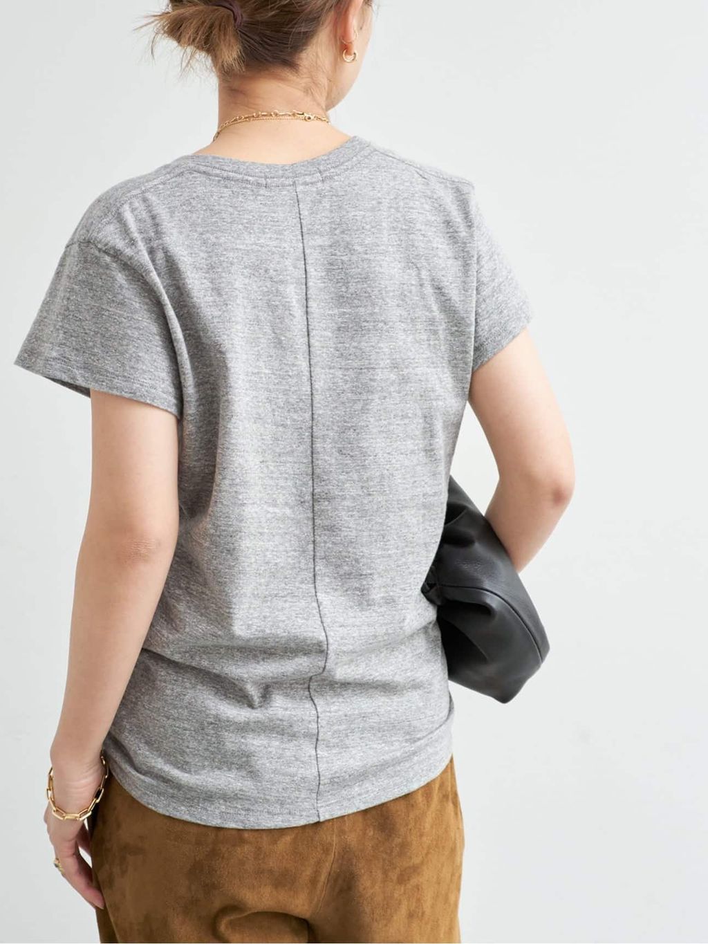 ドゥーズィエムクラス　キャラクスTシャツ CALUX/キャラクス】 Vネック Tシャツのコーディネートスナップ（MIO