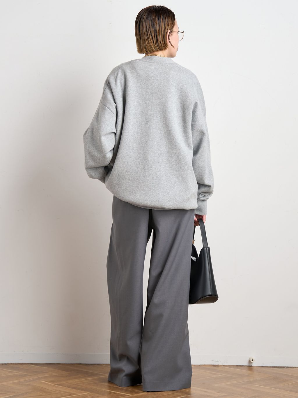 予約》コットンカシミヤリラックスプルオーバーのコーディネート